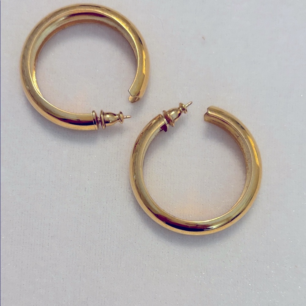 Elegant Gold-tone Hoop Earrings